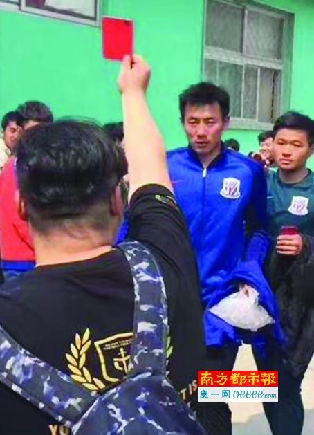 调教性m扒开臀缝抽打视频